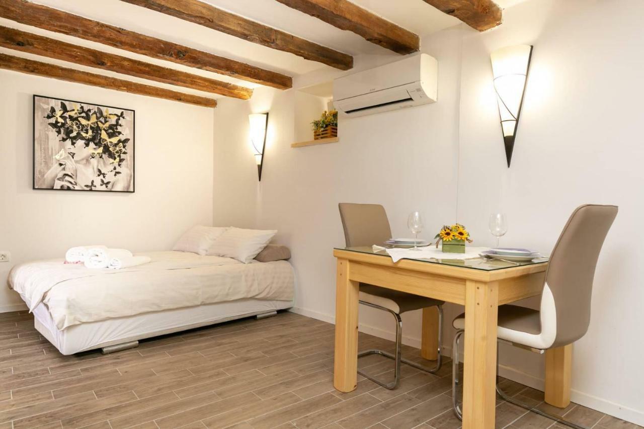 Studio Apartman Old Town Novi Vinodolski Eksteriør billede