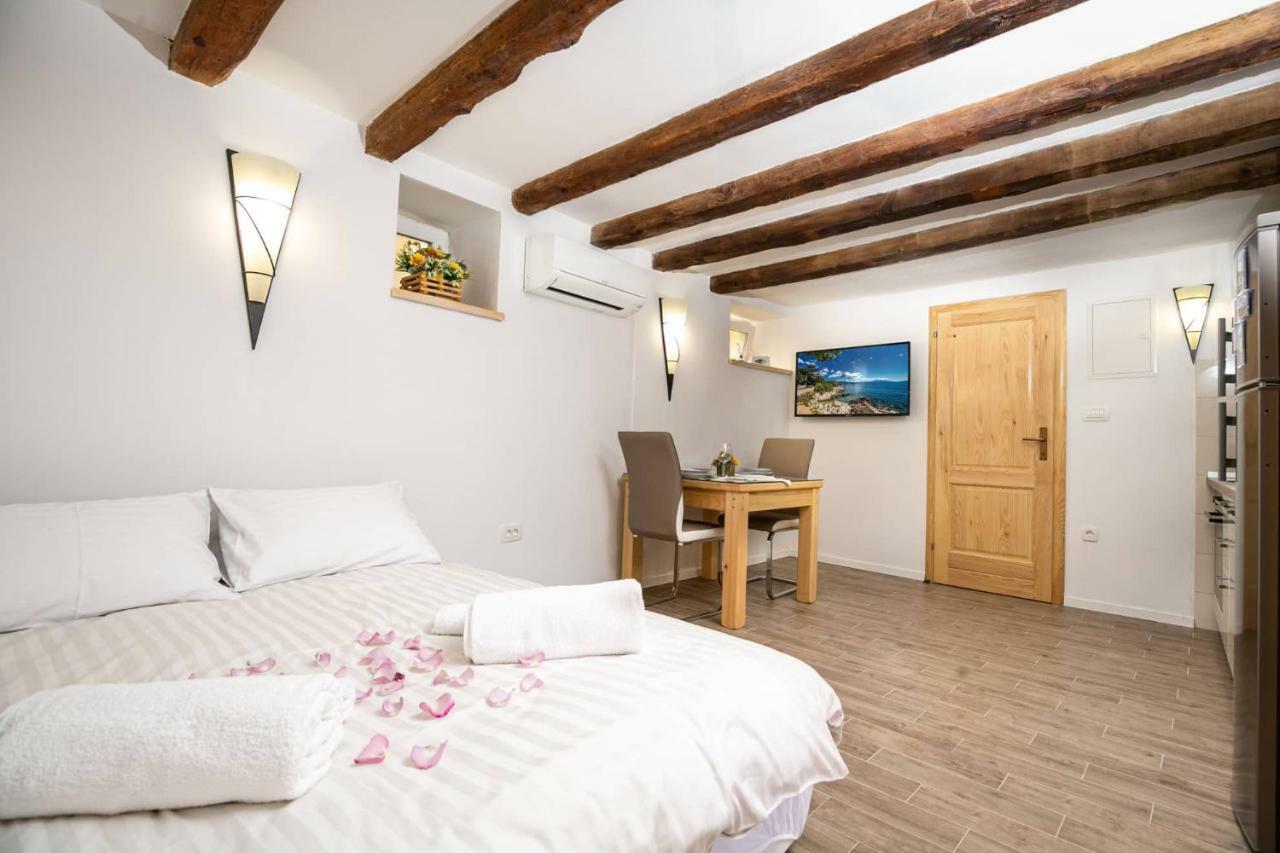 Studio Apartman Old Town Novi Vinodolski Eksteriør billede